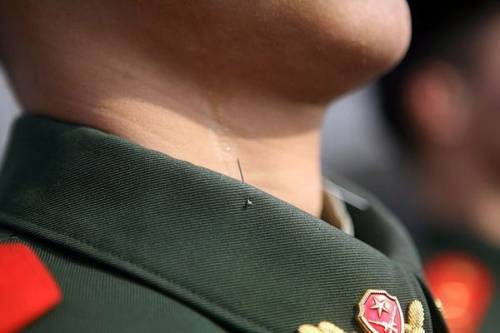 Эффективный стимул для китайских военных высоко держать голову