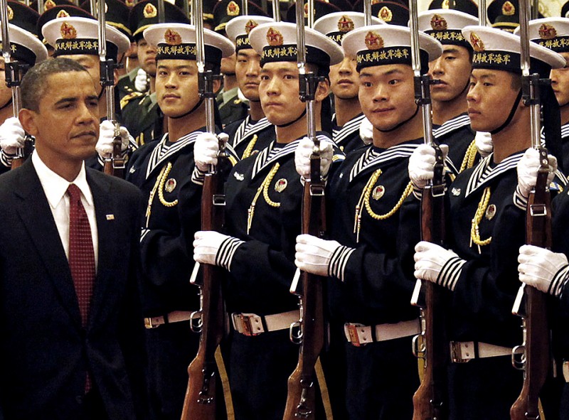 Фото Обама и удивленный китайский матрос